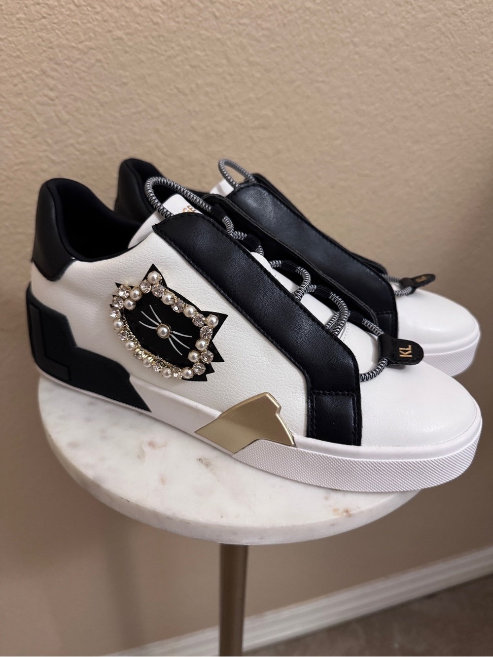 Women Karl Lagerfeld Madisyn Crystal white beaded cat lover slip on sneakers Sz8